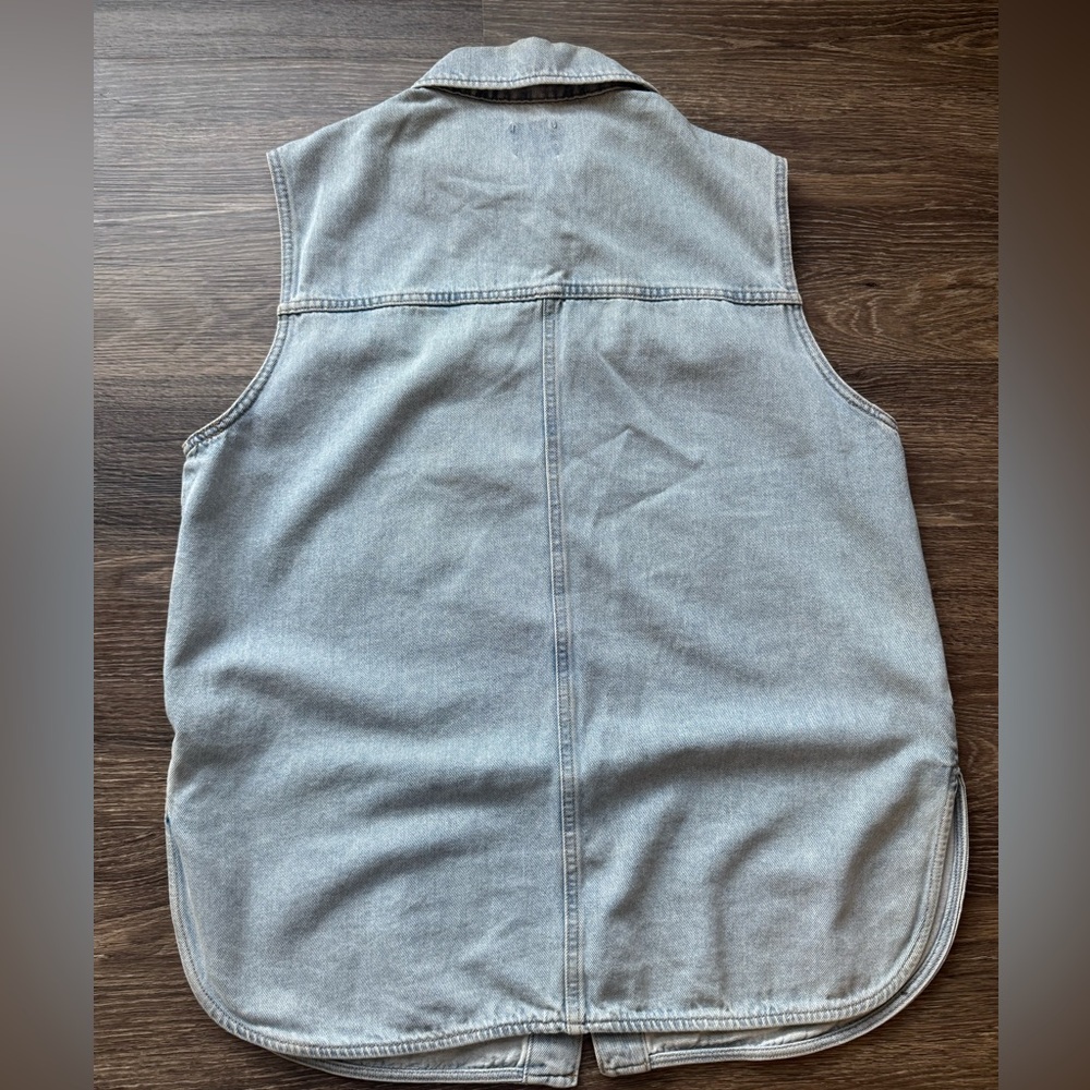 H&M Sleeveless Denim Button-Up Shirt - Picture 5 of 5